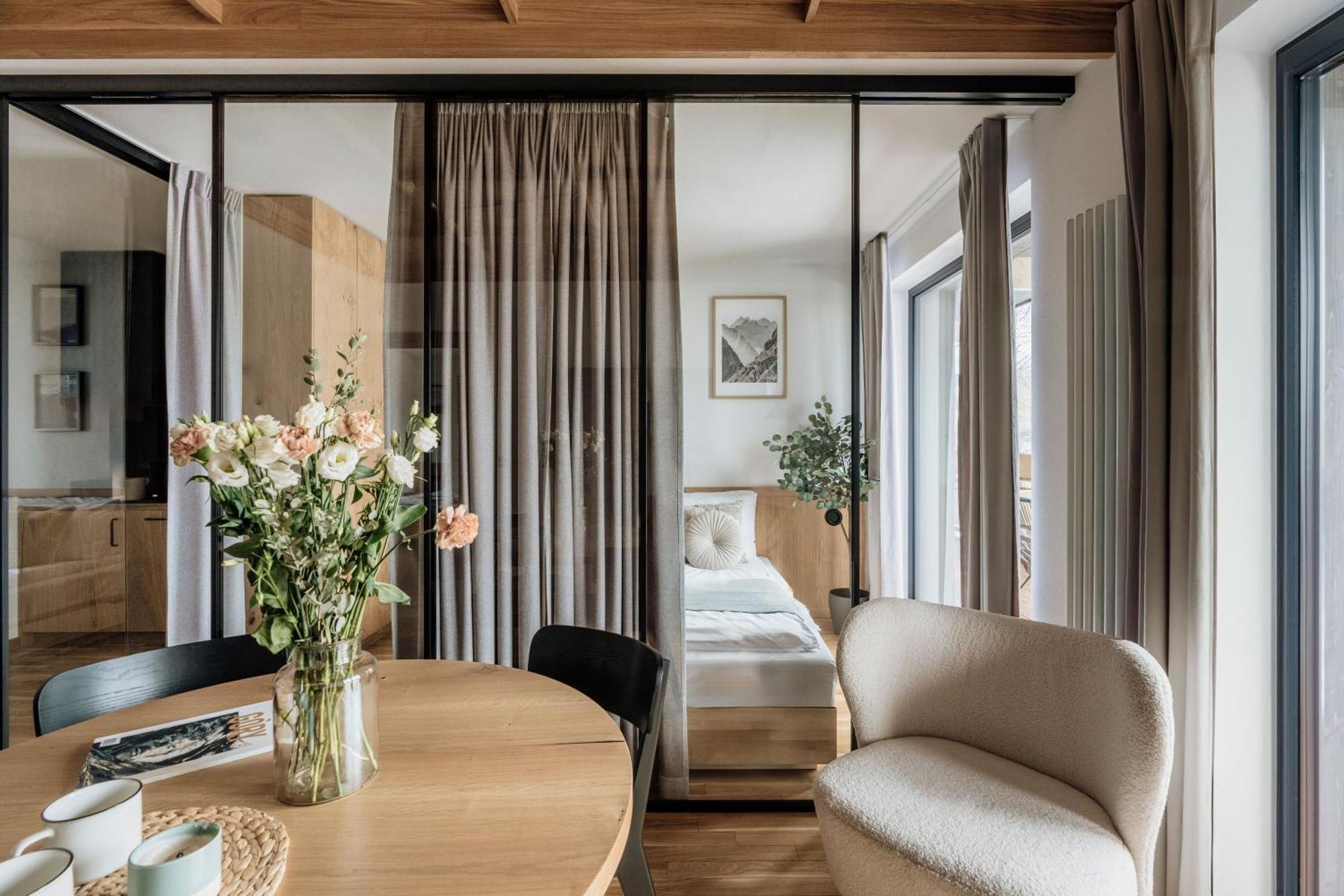 White Hills Aparthotel & Spa - Loft Affair Bialka Tatrzanska Bagian luar foto